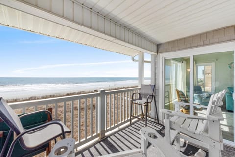 Tradewinds 3B - Oceanfront - Windy Hill Section House in North Myrtle Beach
