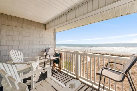 Tradewinds 3B - Oceanfront - Windy Hill Section House in North Myrtle Beach