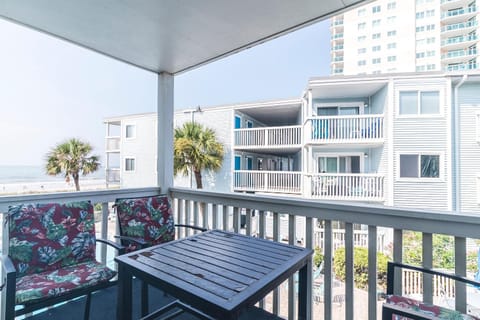 Ocean Garden Villas F2-Ocean View-Crescent Beach Section House in North Myrtle Beach