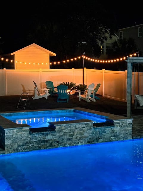 Hook, Wine & Sinker - 3rd Row - Crescent Beach Section House in Crescent Beach