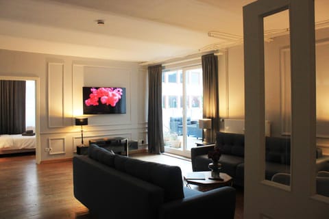 TV and multimedia, Living room, Photo of the whole room, hair dresser