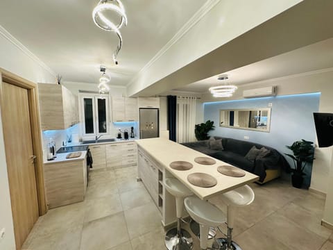 Kitchen or kitchenette, Living room