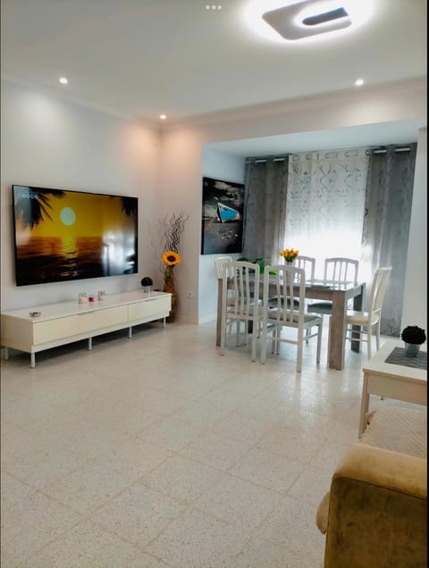 Communal lounge/ TV room, TV and multimedia, Living room