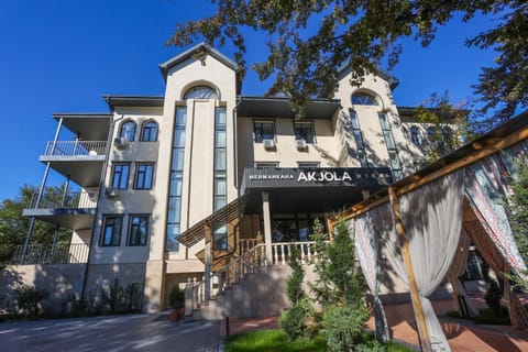 Property building, Facade/entrance