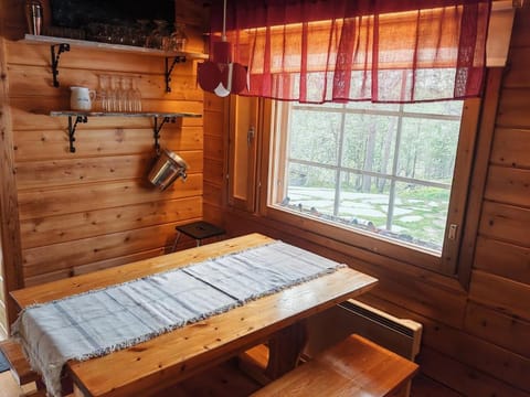 Photo of the whole room, Dining area