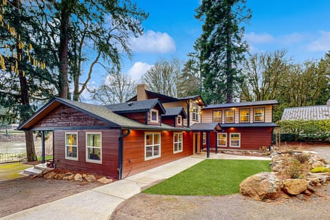 Riverside at the Riverhouse House in Lake Oswego