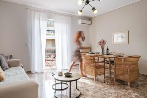 Living room, Seating area, Dining area, air conditioner