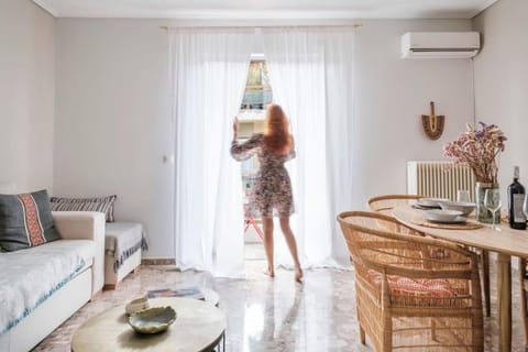 Living room, Seating area, Dining area, air conditioner