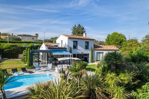 Garden, Garden view, Swimming pool, sunbed