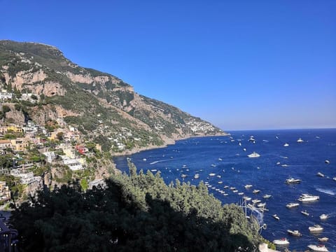 Mountain view, Sea view
