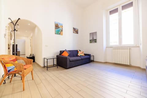 Living room, Seating area, internet