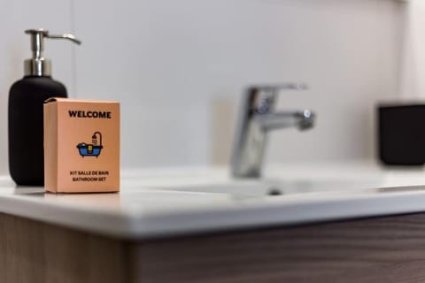 Superbe studio style industriel à Charbonnière Apartment in Tassin-la-Demi-Lune