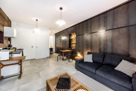 Superbe studio style industriel à Charbonnière Apartment in Tassin-la-Demi-Lune