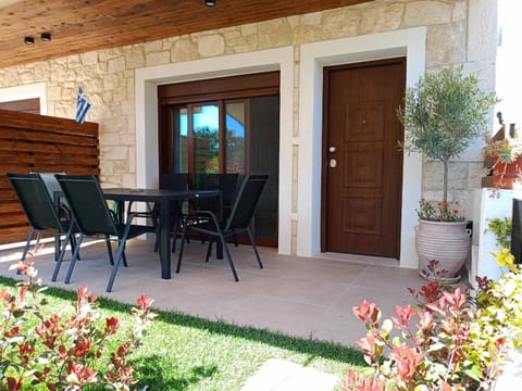 LORA HOME, 250m from the beach House in Nikiti