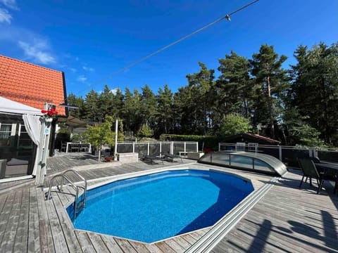 Pool view, Swimming pool, sunbed