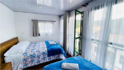 Bed, Photo of the whole room, towels