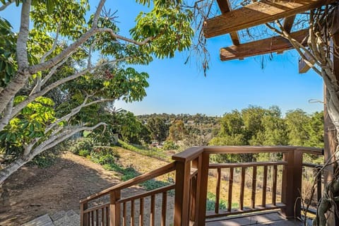 Boutique Charm 3BR w/ Huge Deck House in Bonita