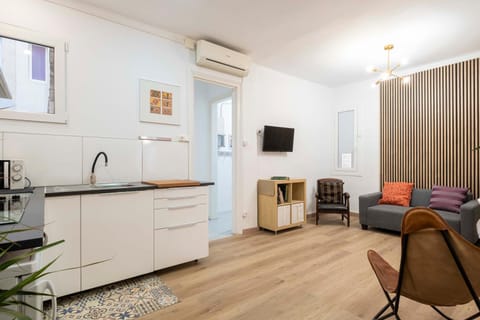 Living room, Dining area, air conditioner