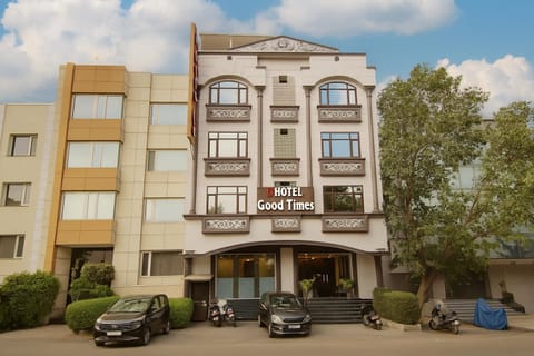 Property building, Facade/entrance