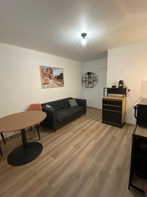 Canyon et Bali Studio centre Valence Apartment in Valence