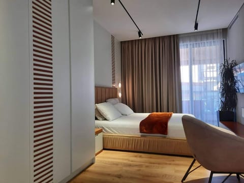 Bed, Photo of the whole room, Seating area, Bedroom