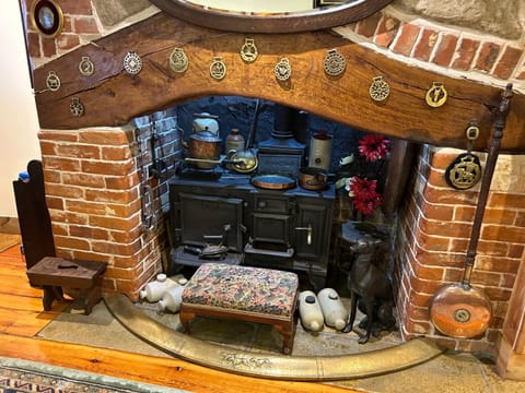 Keepers Cottage House in Wool