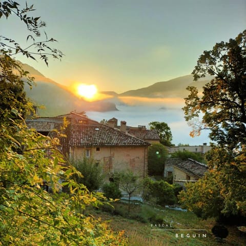 Property building, Nearby landmark, Natural landscape, Garden, View (from property/room), Mountain view, Sunrise