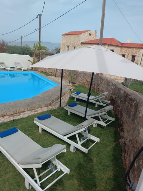 Swimming pool, sunbed