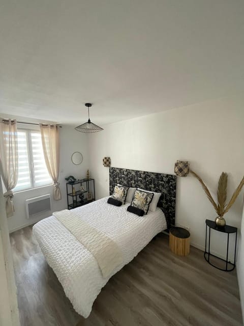 Photo of the whole room, Bedroom, heating, internet, towels