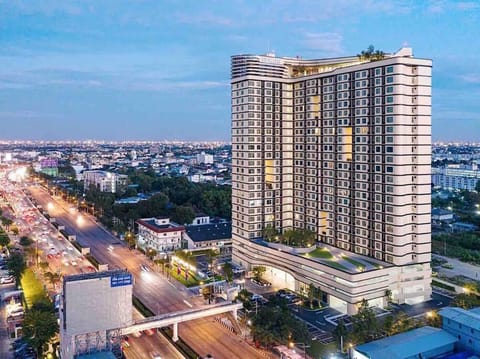 Property building, Day, Neighbourhood, Bird's eye view, City view, Street view, Location, Parking