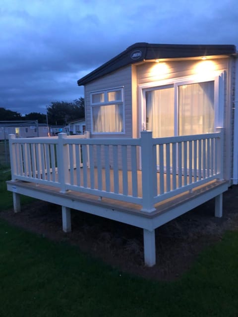 Fairways 2 Turnberry Holiday Park Campground/
RV Resort in England