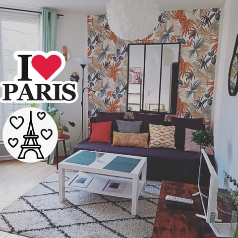 So Homy Paris historique -MonMartre- Metro Apartment in Saint-Denis, France