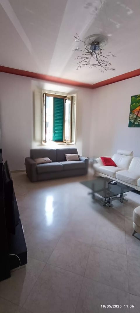 Casa Giafer Apt luminoso spazioso ben localizzato Apartment in Florence
