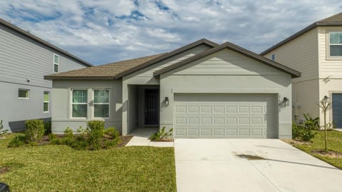 Gorgeous 4Bd w Gameroom Close to Disney at Glen West Haven 2198 House in Four Corners