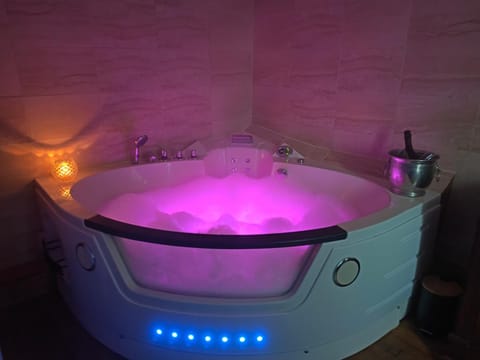 Le Clos De Soulages gîte 4 personnes House in Auvergne-Rhône-Alpes