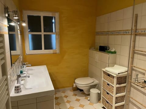 Spacieux Mas Provençale House in Provence-Alpes-Côte d'Azur