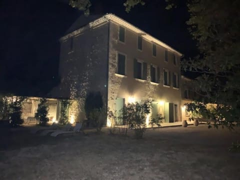 Spacieux Mas Provençale House in Provence-Alpes-Côte d'Azur