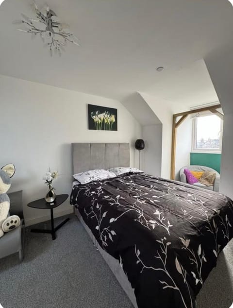 Comfortable En-suite double room-M16 Manchester Vacation rental in Salford