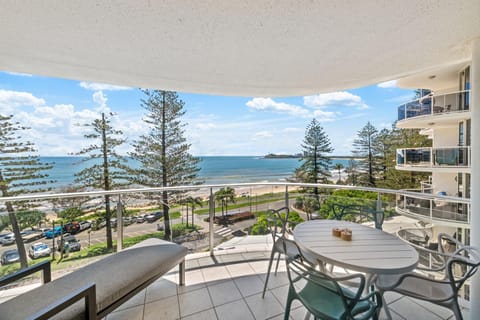 Natural landscape, Balcony/Terrace, Seating area, Beach, Sea view