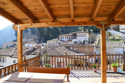 View (from property/room), Balcony/Terrace, Dining area