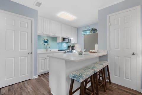 Seahorse 512- Seahorse Condos House in West Beach