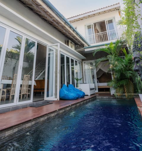 Garden, Swimming pool