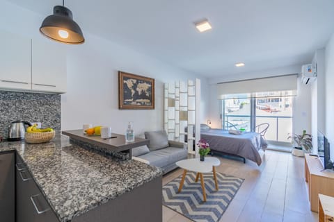 Kitchen or kitchenette, Seating area, Dining area