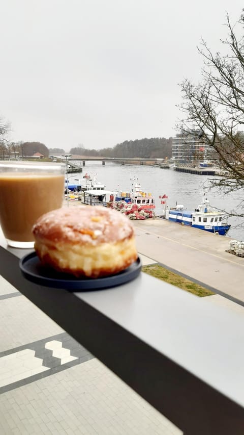 Apartament z widokiem na morze i port Apartment in West Pomeranian Voivodeship, Poland