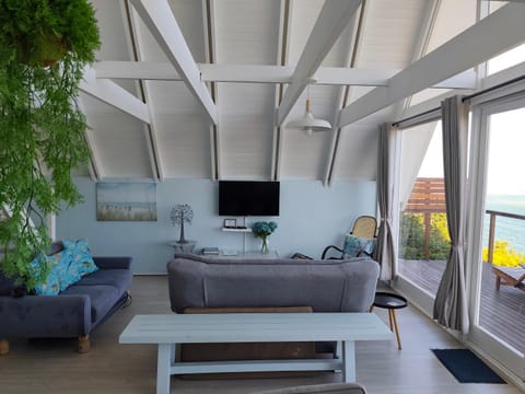 TV and multimedia, Living room, Evening entertainment