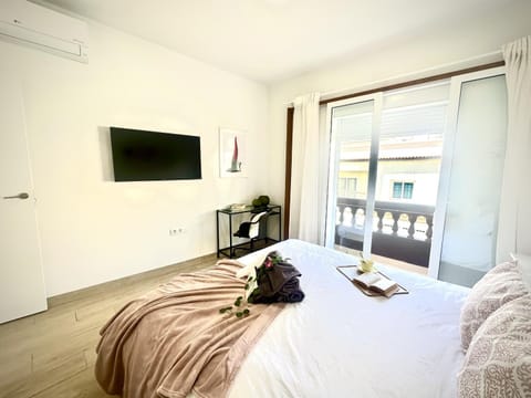 Bed, Bedroom