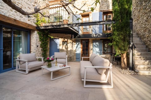 Property building, Patio, Garden