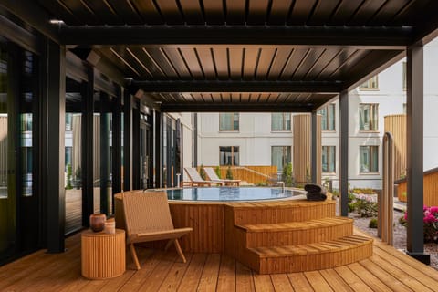 Spa and wellness centre/facilities, sunbed