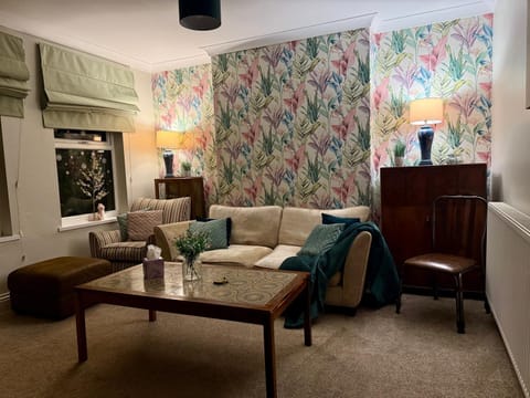 The Lily•Central Beeston•Private Apartment•SmartTV•Free Wi-Fi•Tram• Apartment in Nottingham