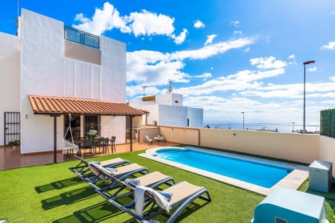 Property building, Solarium, Swimming pool